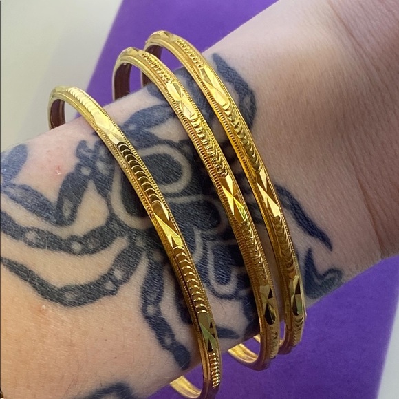 💛 Elegant 24k Gold Plated Indian Bangle - Picture 3 of 7